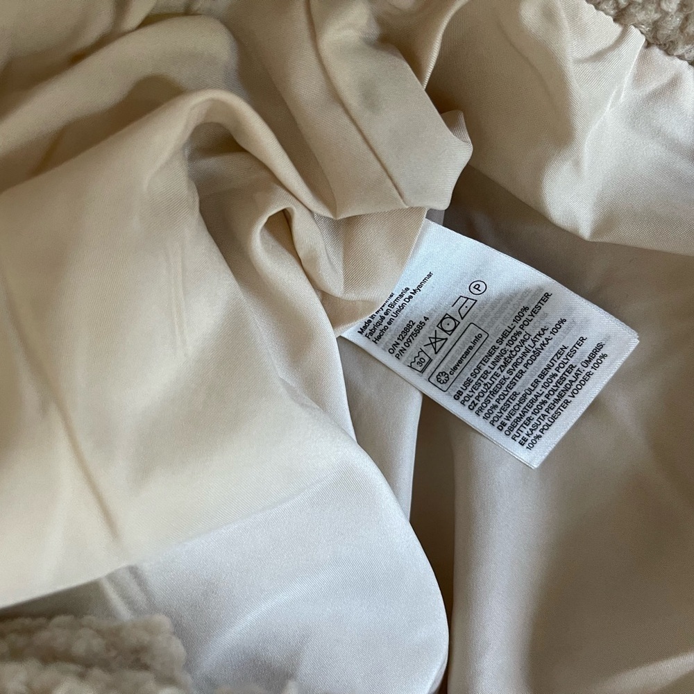 Short shearling cream jacket - Picture 7 of 9
